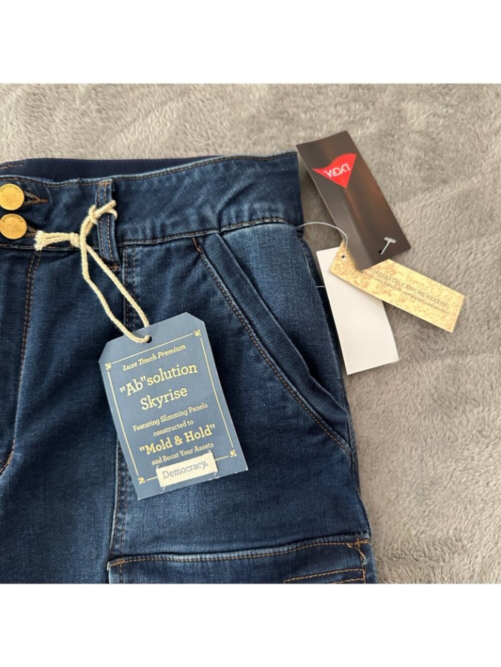 NWT Democracy Ab Solution Cargo Shorts Women's size 12 Stretch - Picture 2 of 8